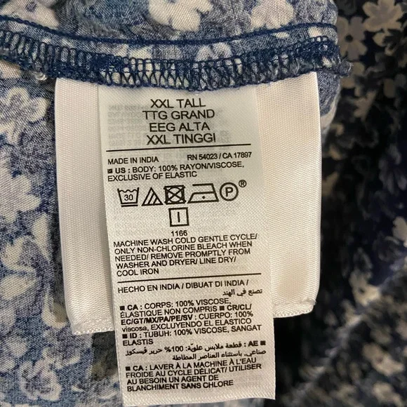 Old Navy Blouse Tall - Picture 3 of 4